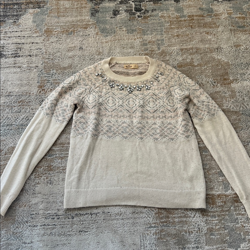 ‼️ Hollister Cream and Gray Knit Sweater ‼️